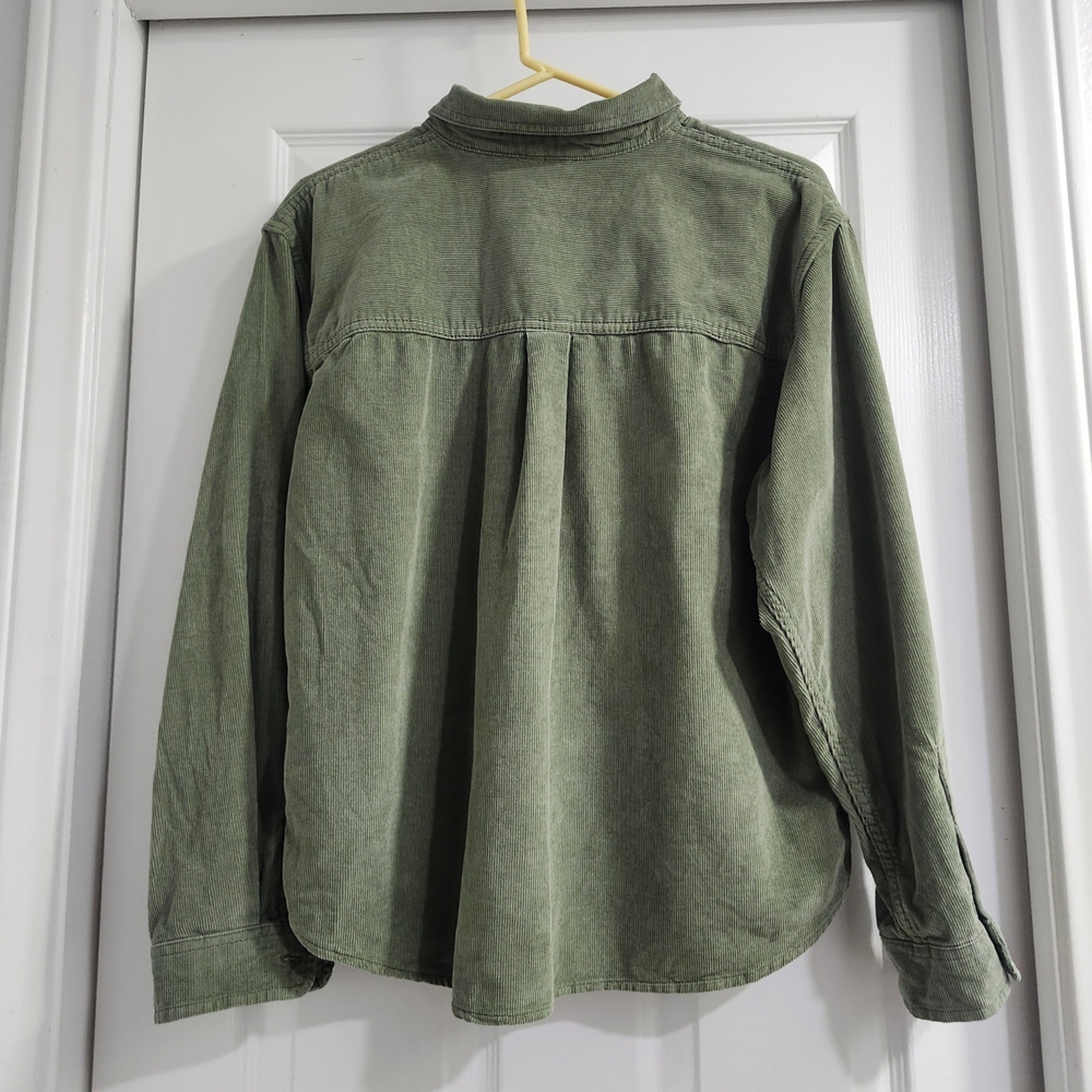 Nwt Alpine Design Olive Men's Casual Button Down Shirt — image 3 of 8